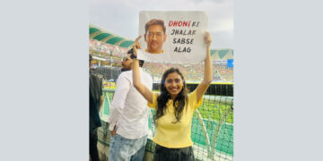 Thala Ki Jhalak Sabse Alag: Dhoni’s fans go wild with enthusiasm under the falling rain